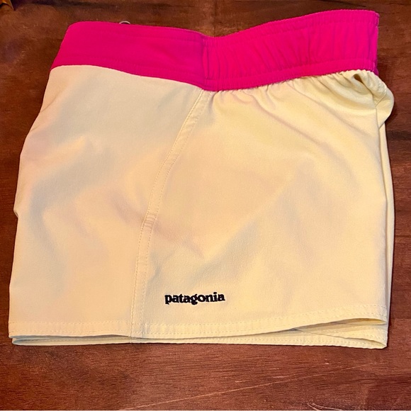 ✨Girls PATAGONIA Board Shorts - Bright Yellow✨ - Picture 3 of 8